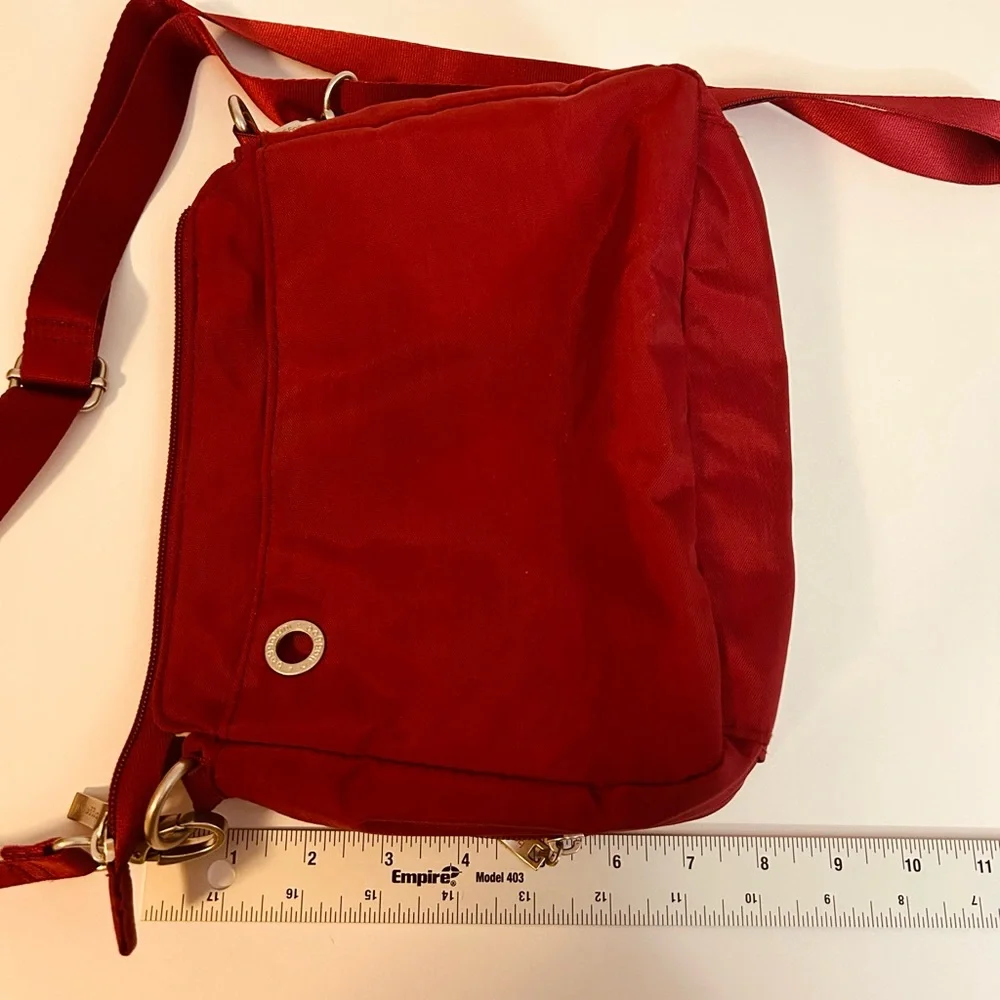 Calais Baggallini Red Crossbody Bag - Picture 5 of 12